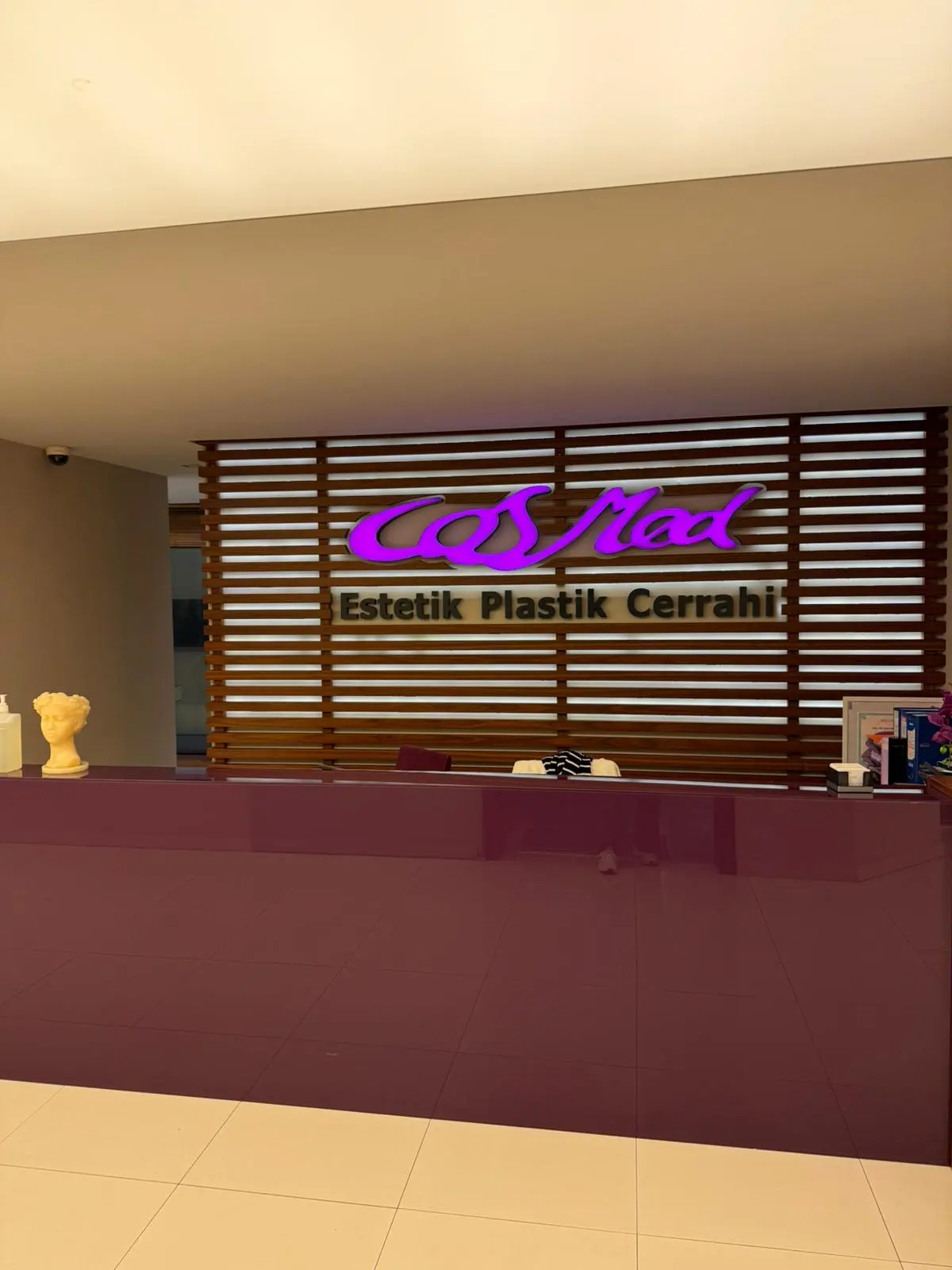 Clinic-provided photograph of Assoc. Prof. Dr Suat Nazım Çerkeş