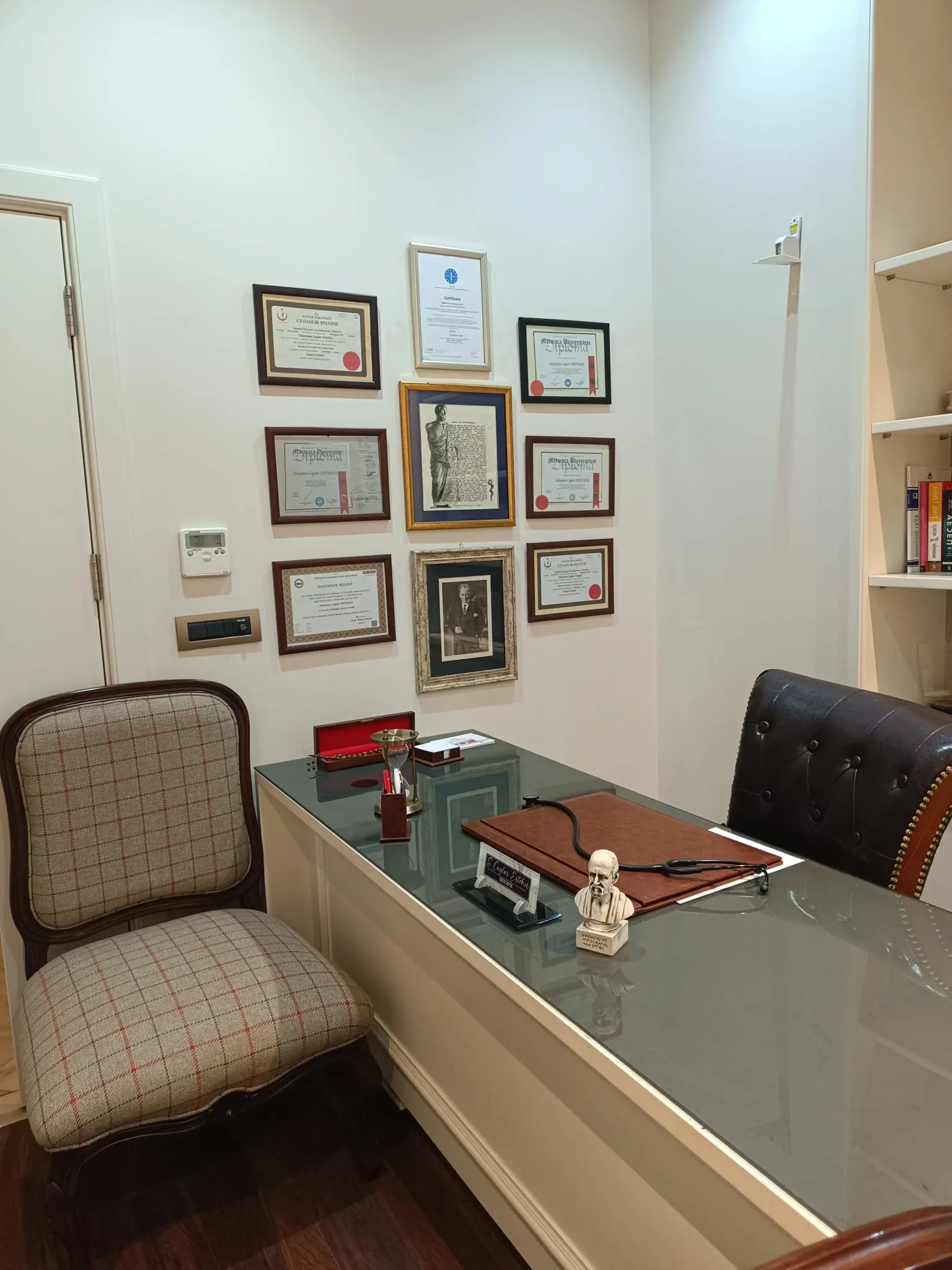 Clinic-provided photograph of Dr Süleyman Çağlar Ertekin