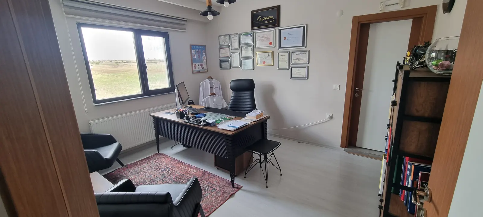 Von der Klinik bereitgestelltes Foto von Dr. İlker Özdemir