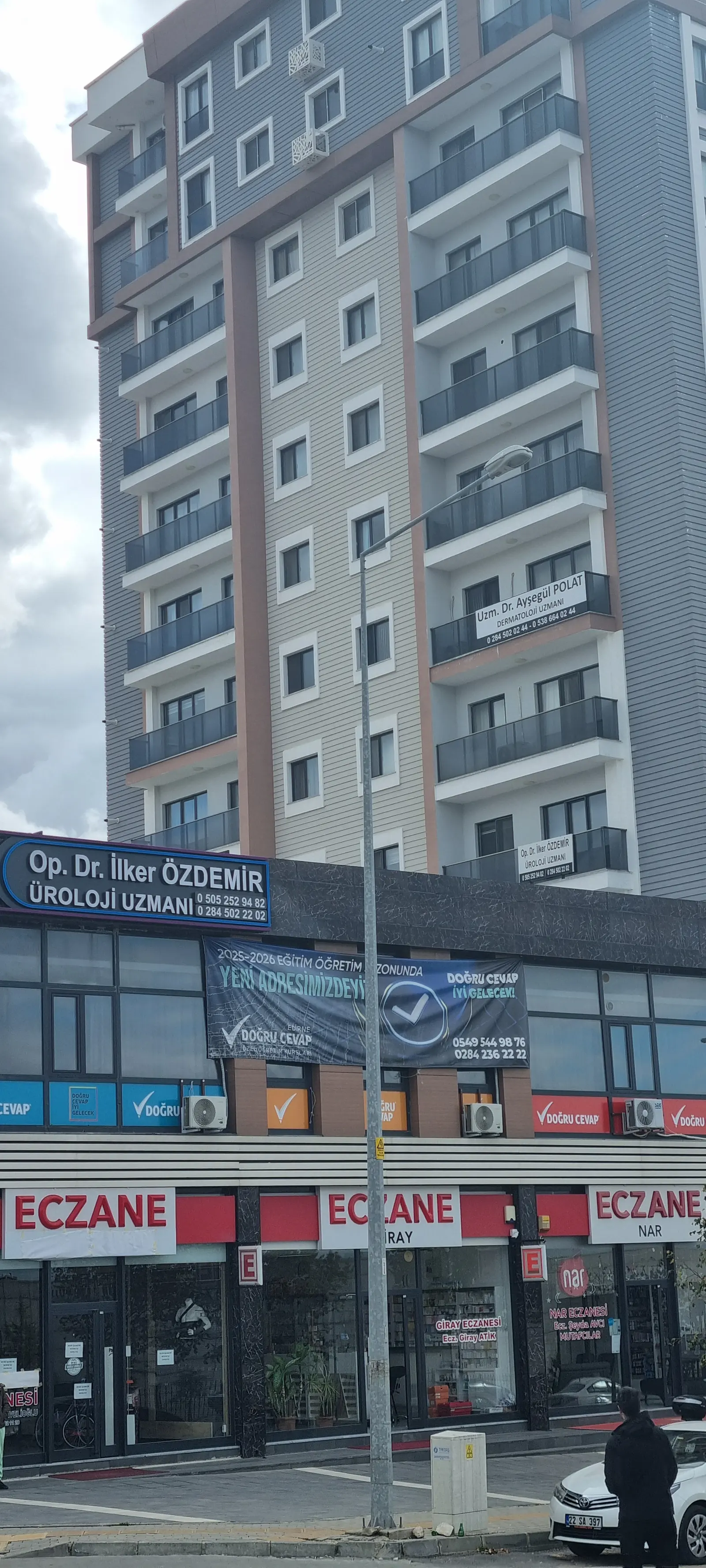 Von der Klinik bereitgestelltes Foto von Dr. İlker Özdemir