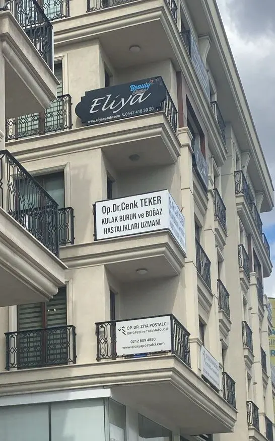 Von der Klinik bereitgestelltes Foto von Dr. Cenk Teker