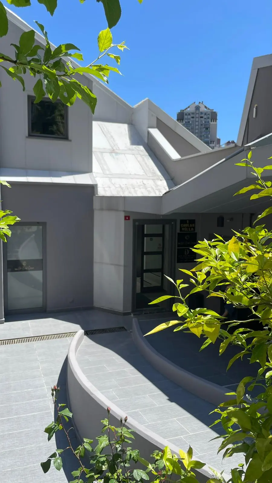Clinic-provided photograph of Dr Erol Özan