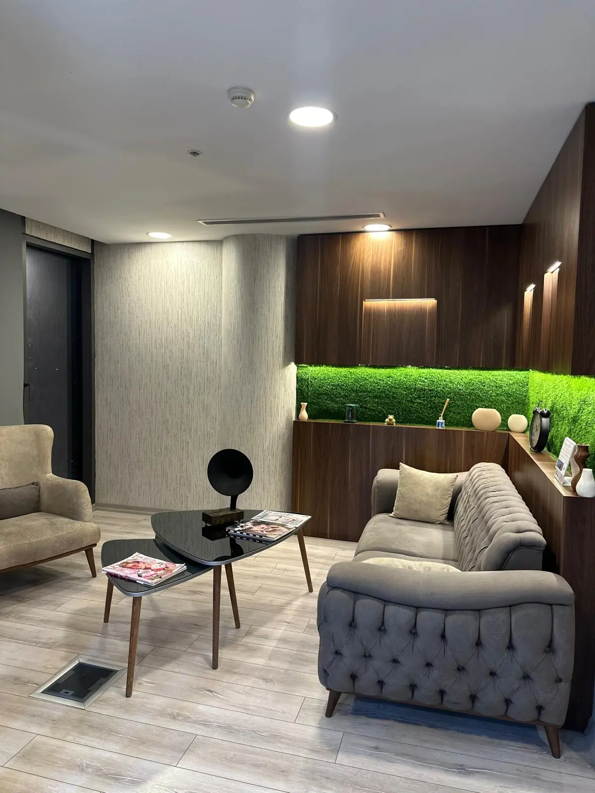 Clinic-provided photograph of Dr Elvan Yüksel