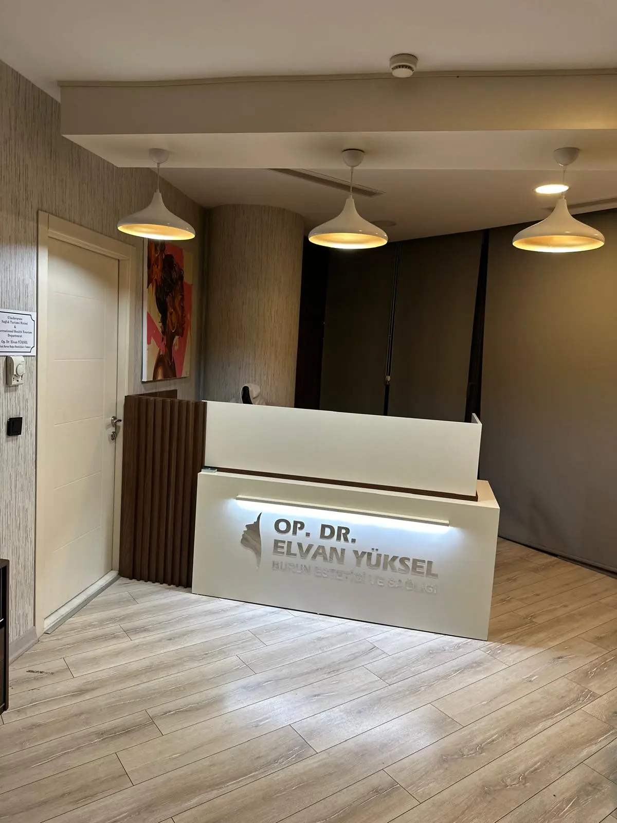 Clinic-provided photograph of Dr Elvan Yüksel