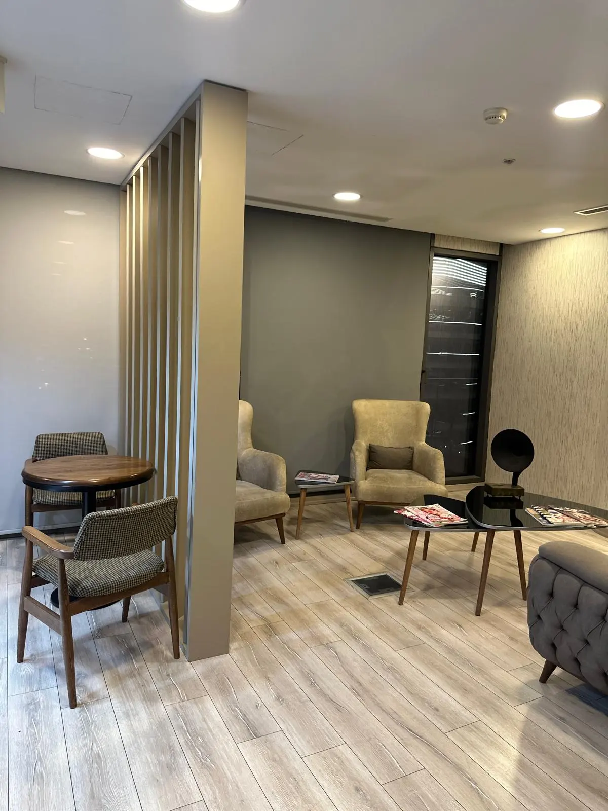 Clinic-provided photograph of Dr Elvan Yüksel
