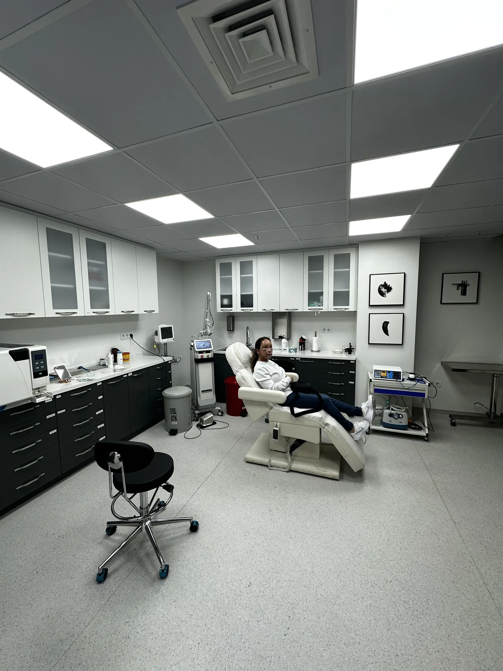 Clinic-provided photograph of Dr Mehti Şalvız