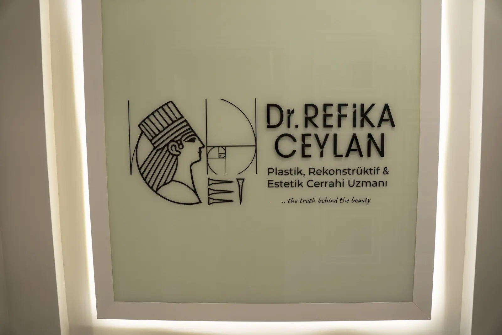 Von der Klinik bereitgestelltes Foto von Dr. Refika Ceylan