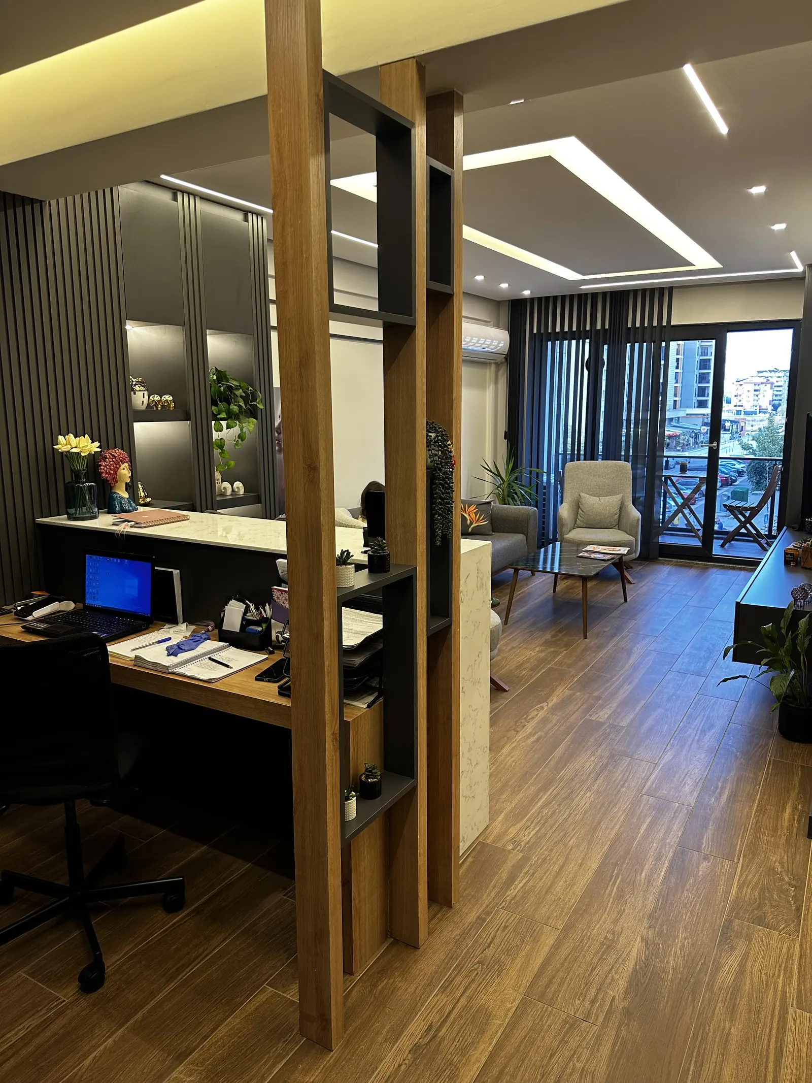 Clinic-provided photograph of Dr Aşkın Karagöz
