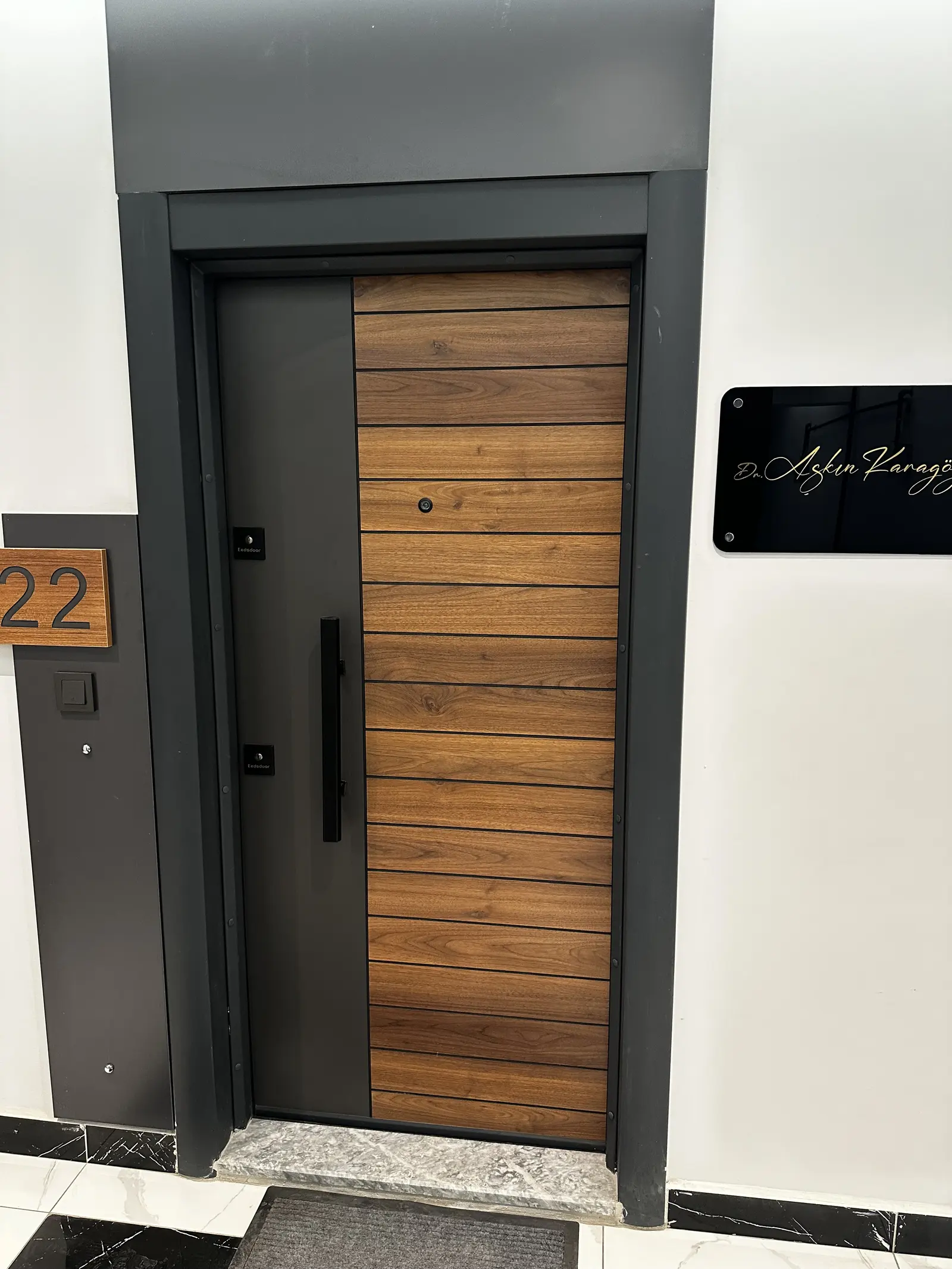 Clinic-provided photograph of Dr Aşkın Karagöz