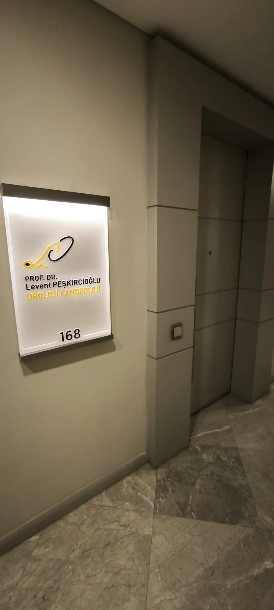 Clinic-provided photograph of Prof. Dr Levent Peşkircioğlu