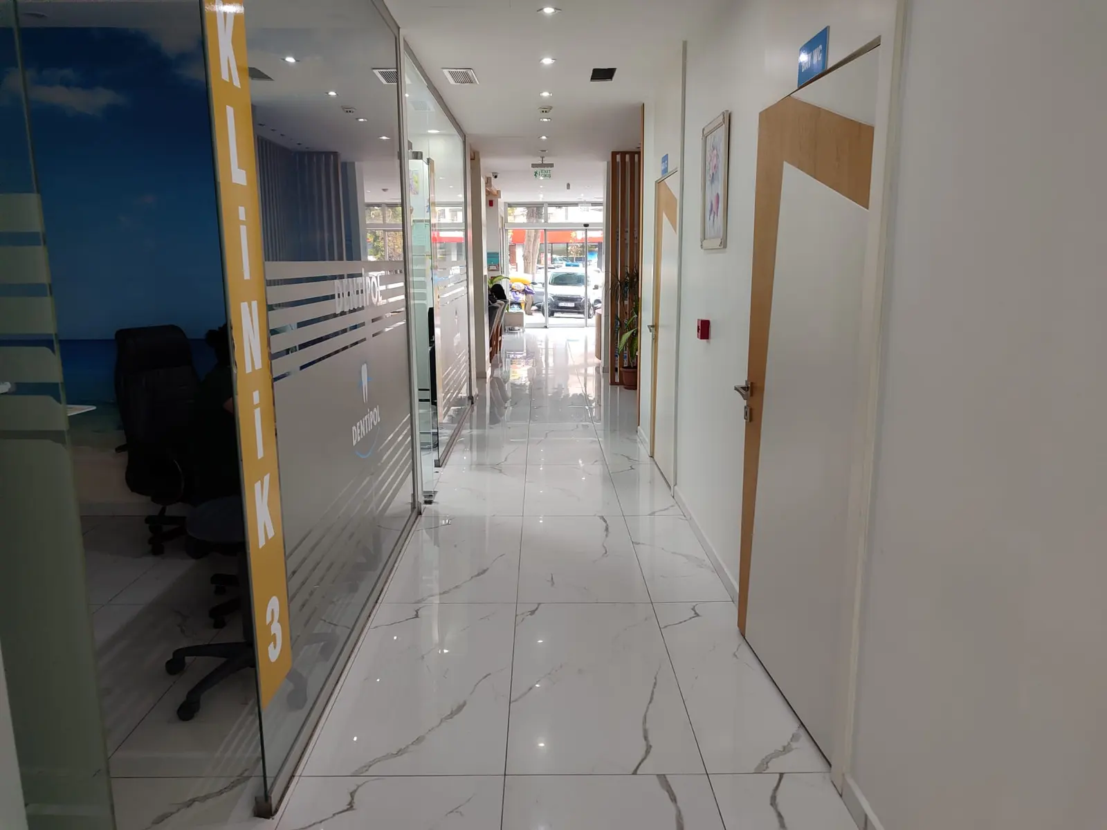 Clinic-provided photograph of Dentipol Mimaroba Dental Clinic