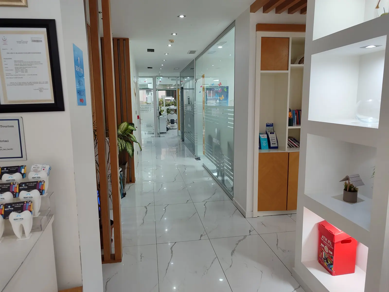 Clinic-provided photograph of Dentipol Mimaroba Dental Clinic