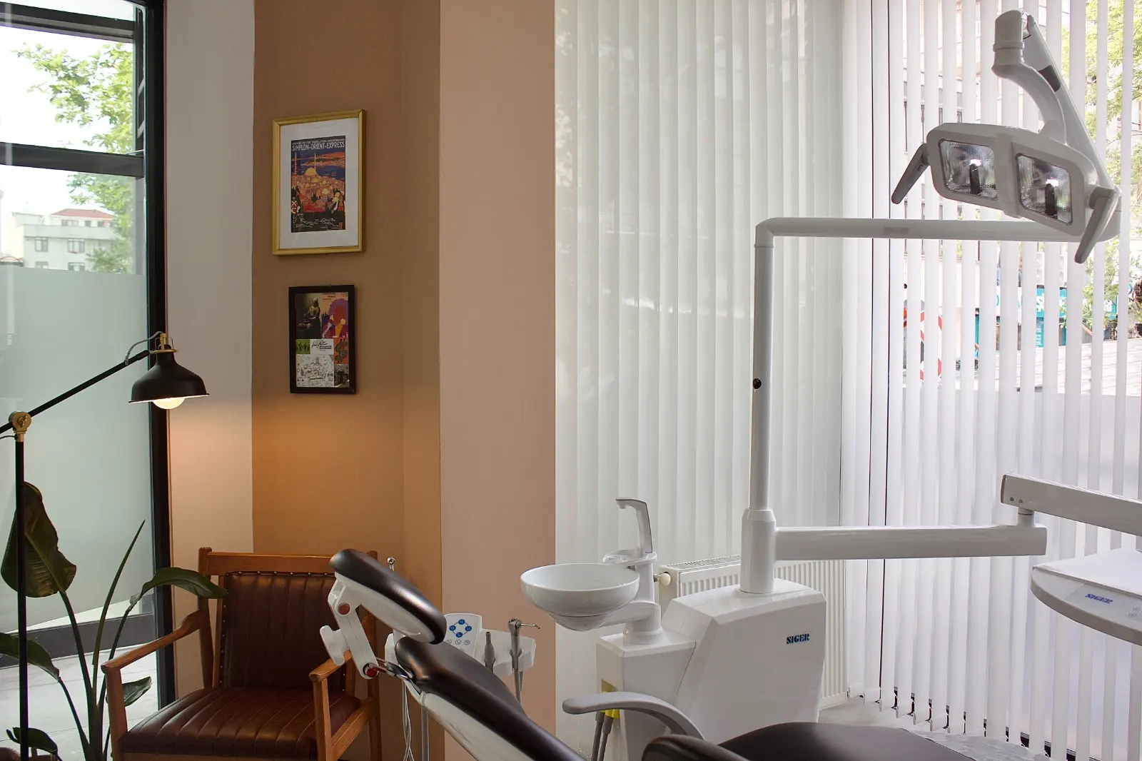 Clinic-provided photograph of Mustafa Saatçi Dental Clinic