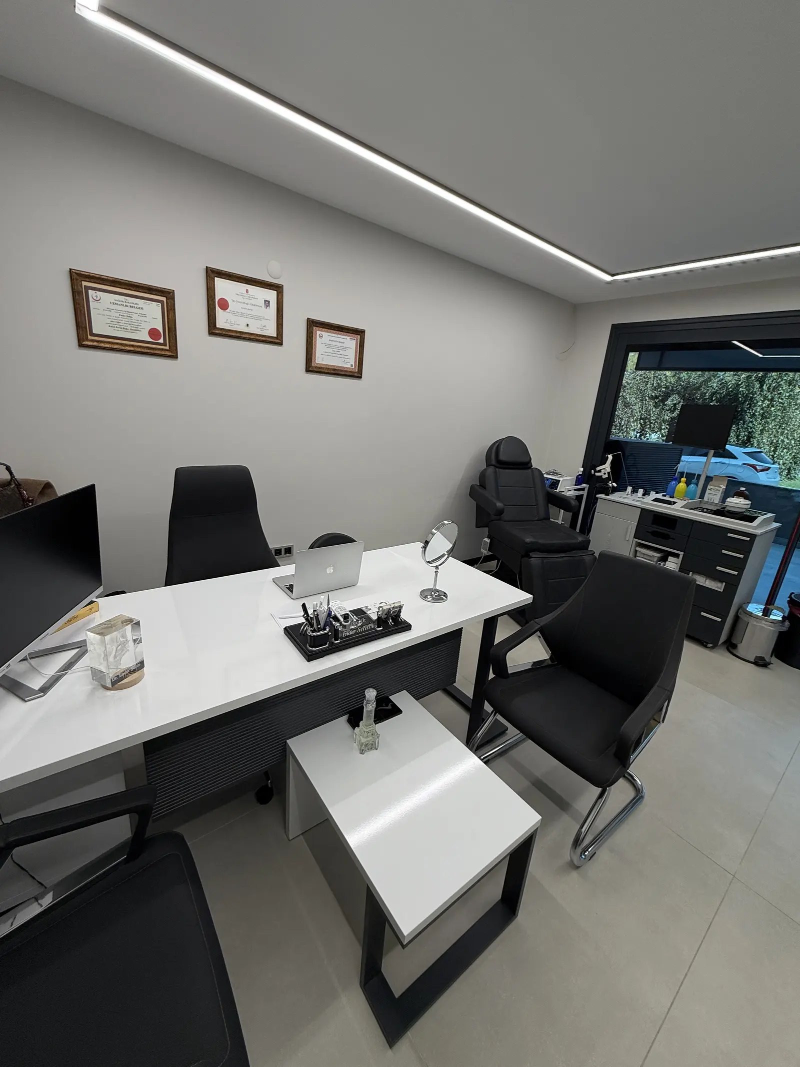 Von der Klinik bereitgestelltes Foto von Assoc. Prof. Dr. Ender Şahin