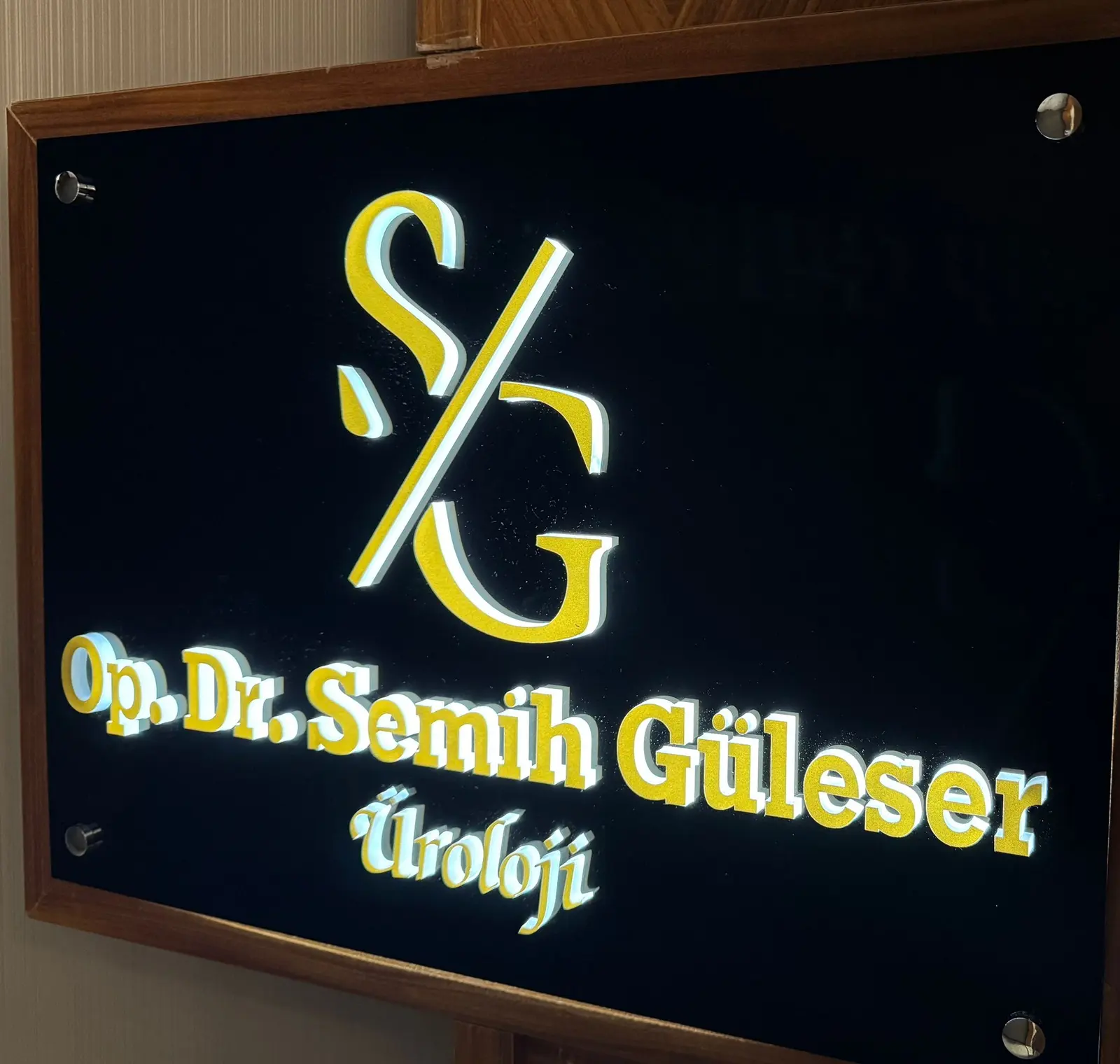 Clinic-provided photograph of Dr Ahmet Semih Güleser