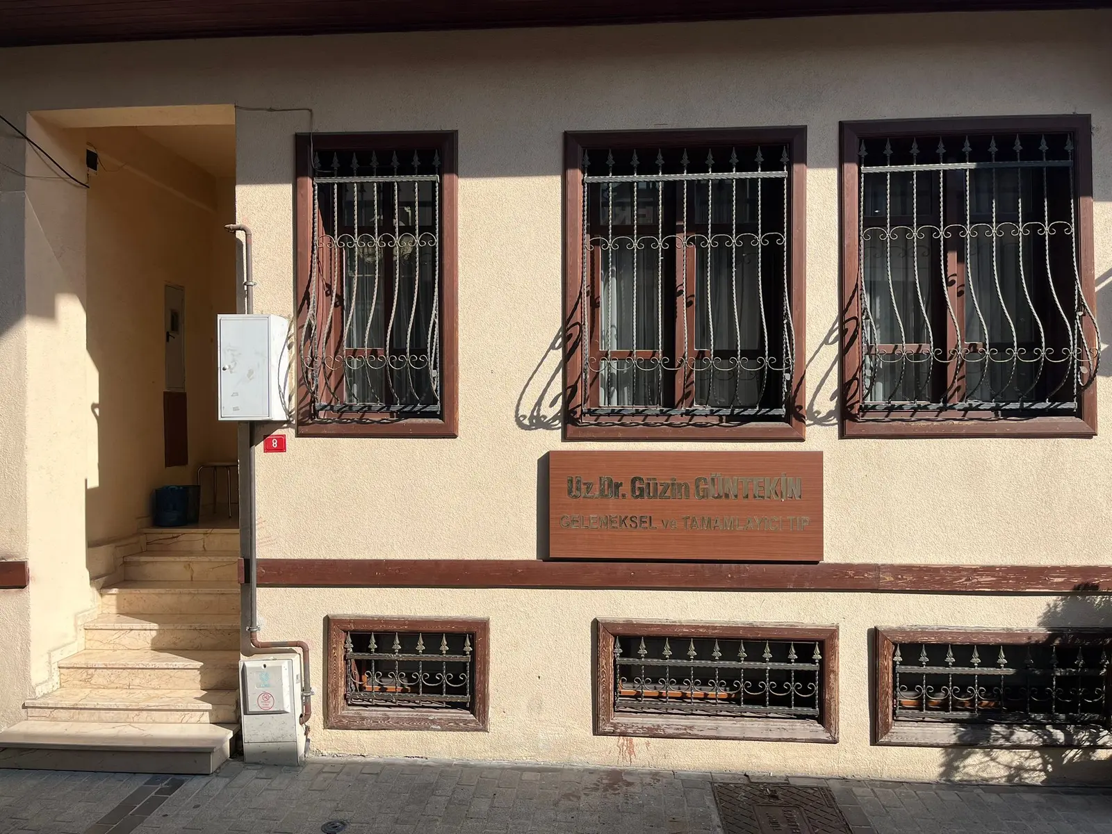 Von der Klinik bereitgestelltes Foto von Dr. Güzin Güntekin (Demirci)