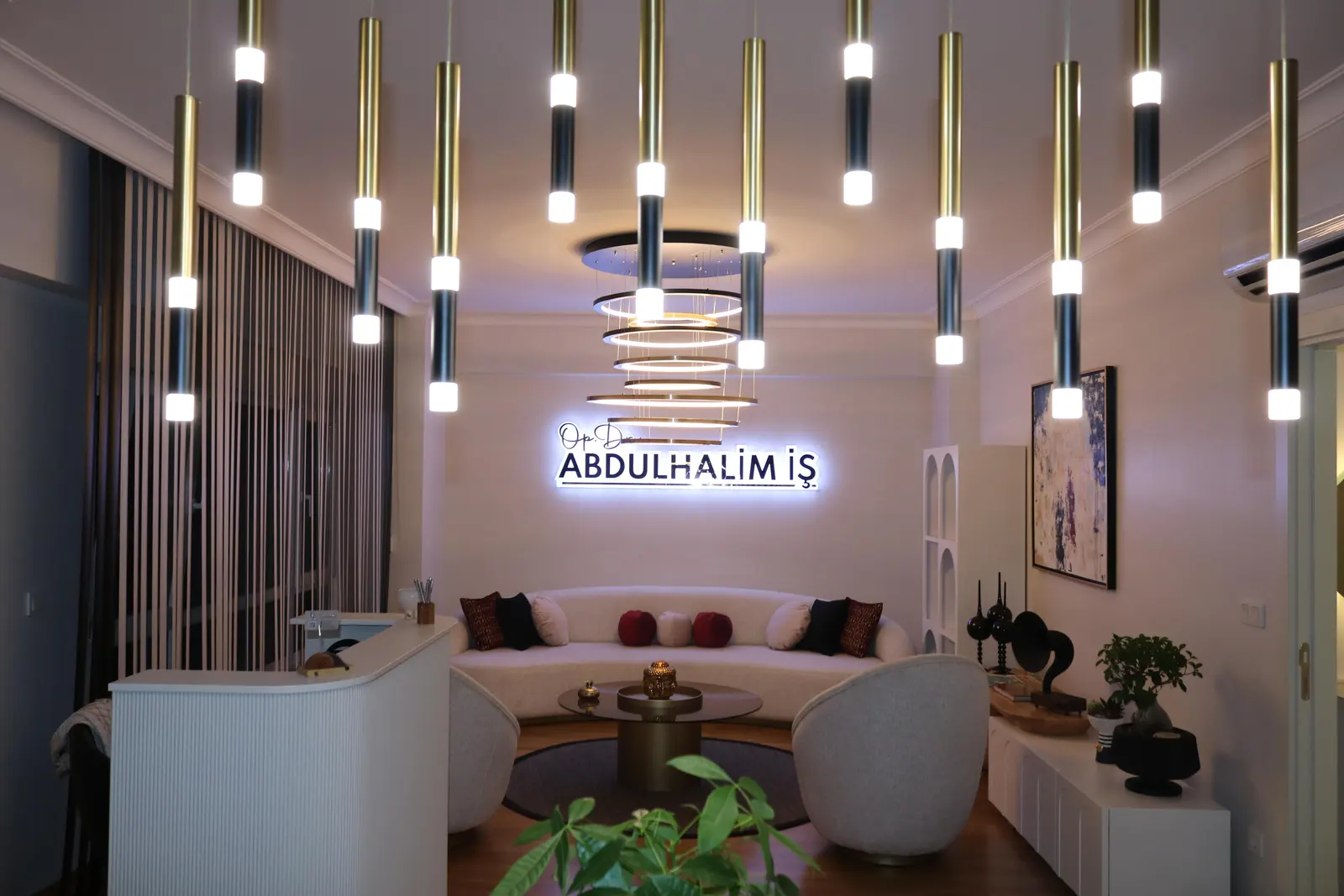 Von der Klinik bereitgestelltes Foto von Dr. Abdulhalim İş