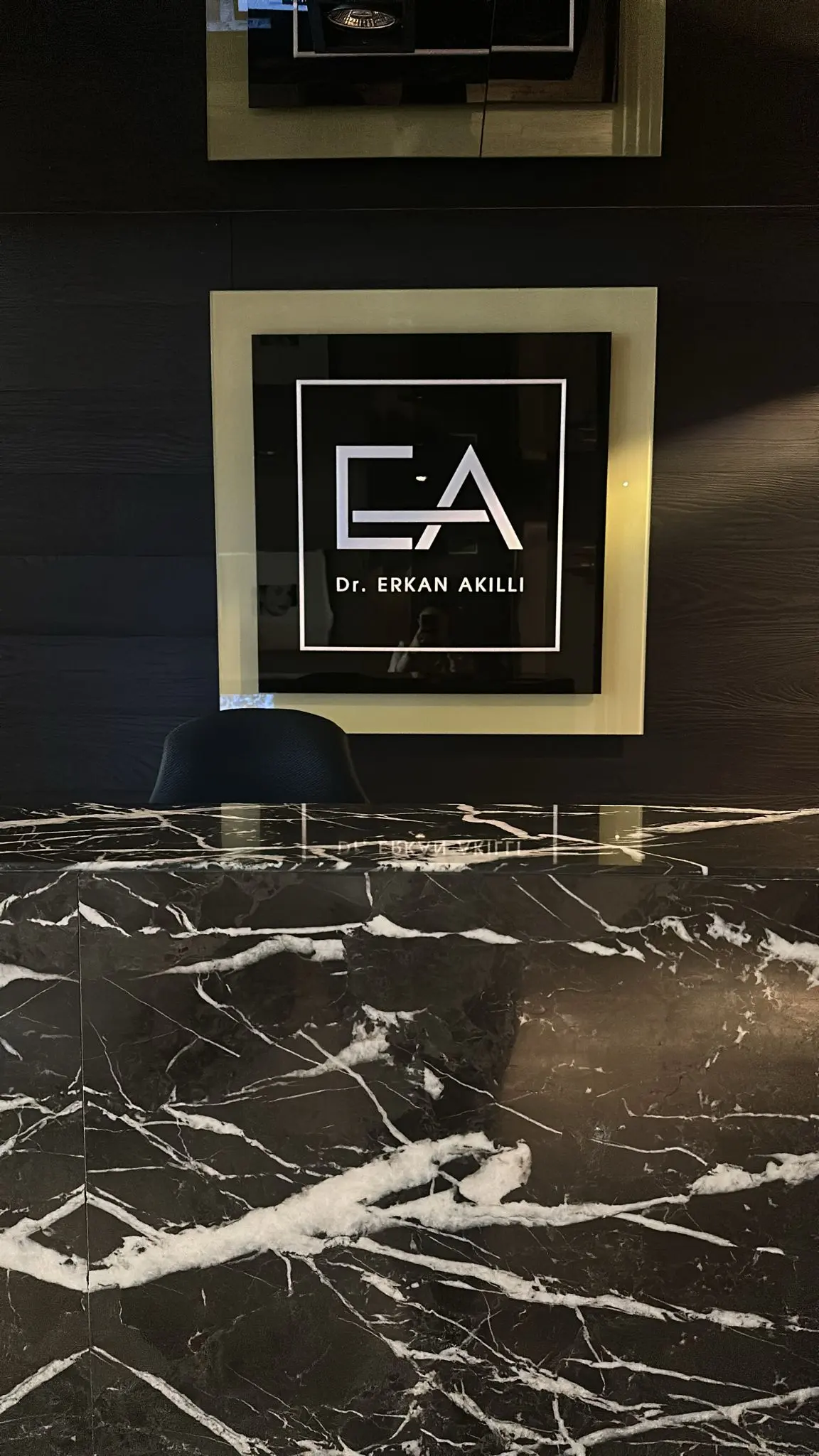 Clinic-provided photograph of Dr Erkan Akıllı