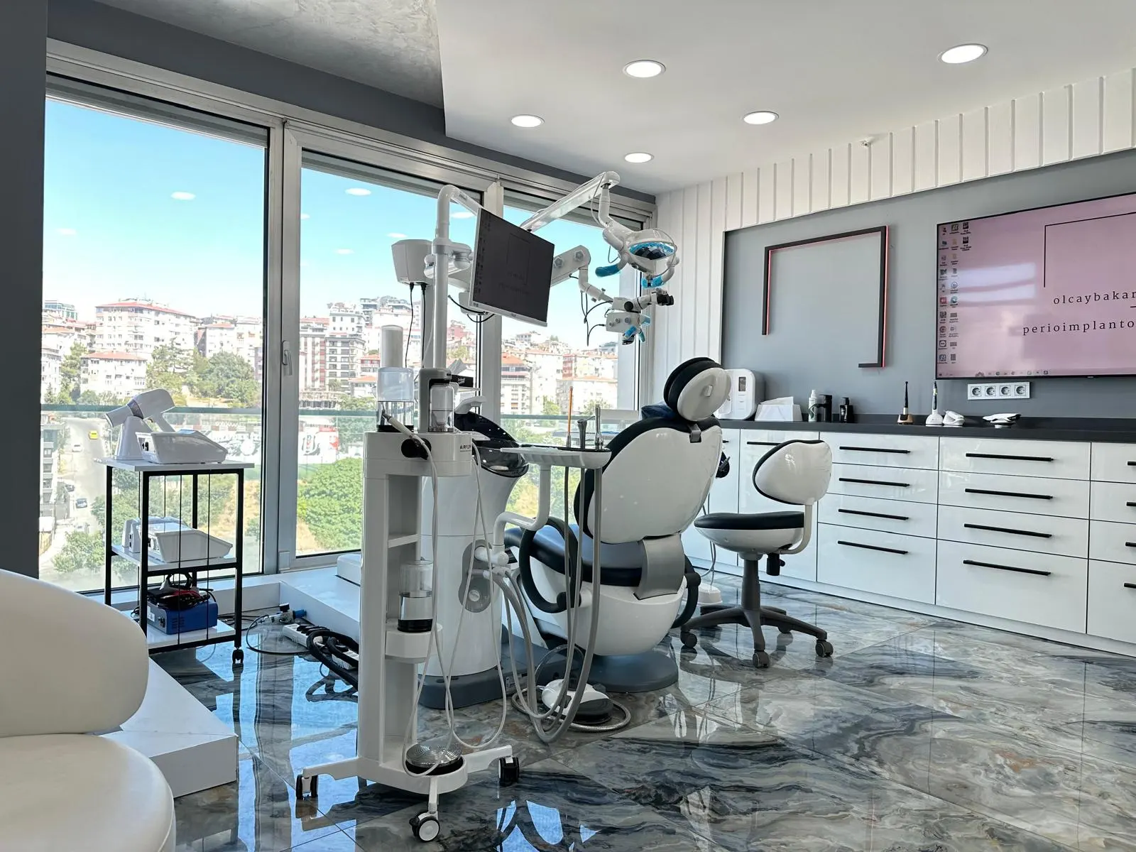 Von der Klinik bereitgestelltes Foto von Dr. Olcay Bakar