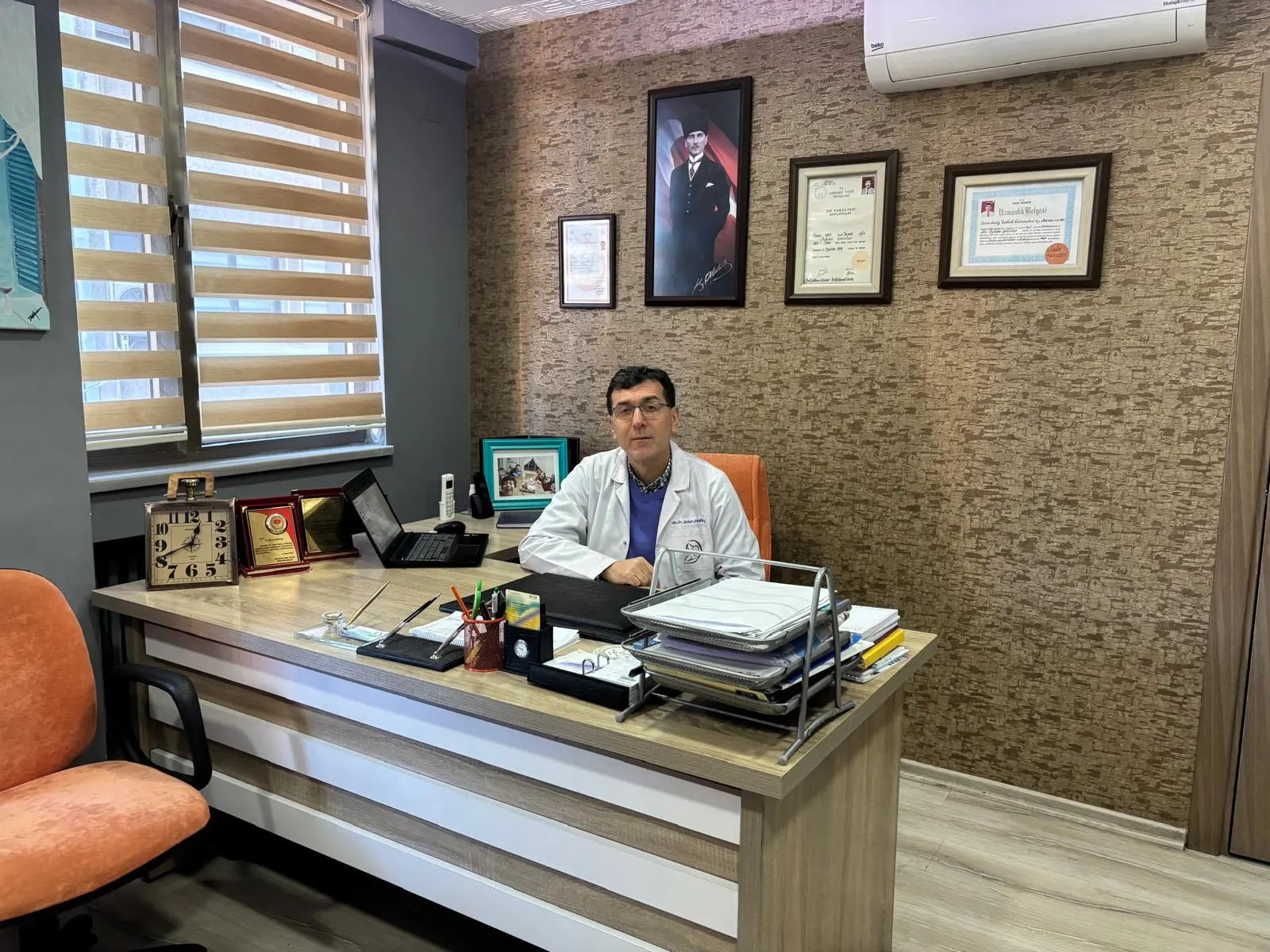 Clinic-provided photograph of Dr Ayhan Şahinler