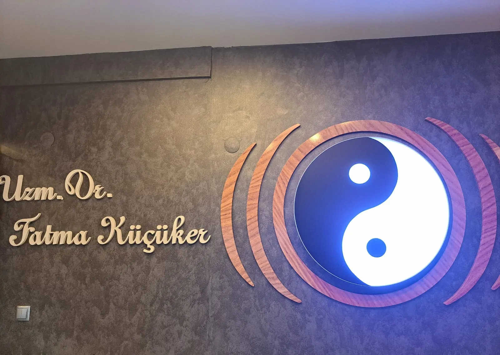 Clinic-provided photograph of Dr Fatma Küçüker