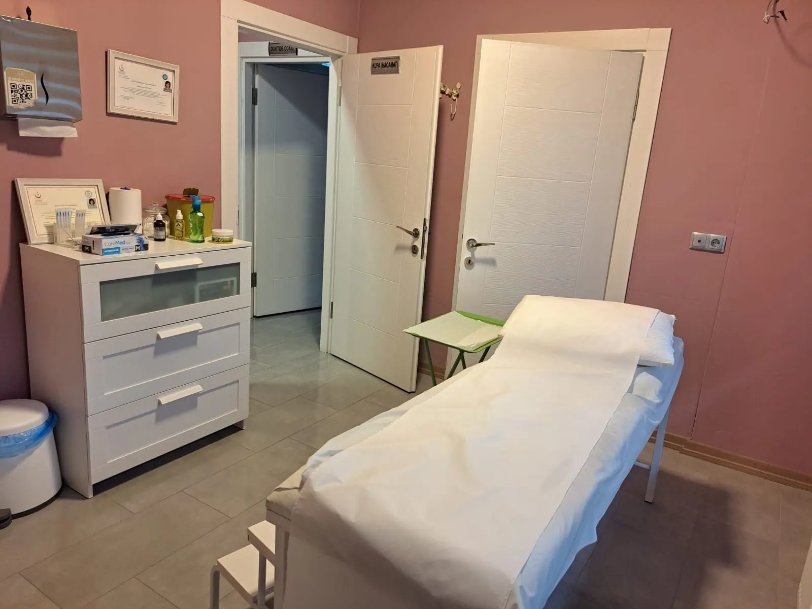 Clinic-provided photograph of Dr Fatma Küçüker