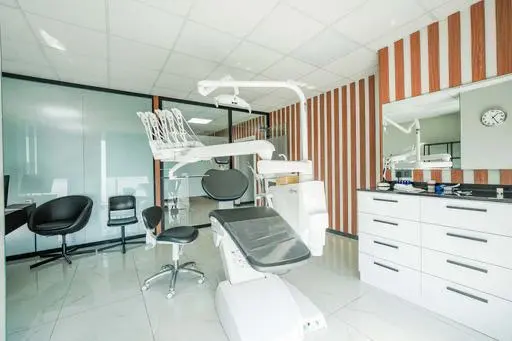 Clinic-provided photograph of Dr Kemal Seyfettinoğlu