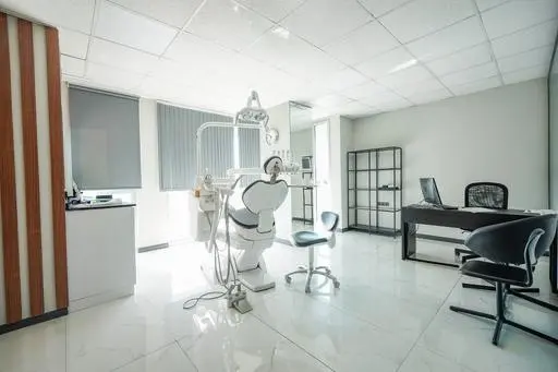 Clinic-provided photograph of Dr Kemal Seyfettinoğlu