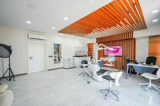 Clinic-provided photograph of Dr Kemal Seyfettinoğlu