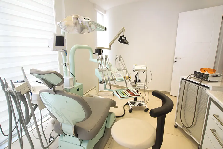 Clinic-provided photograph of Dr Bülent Kenir