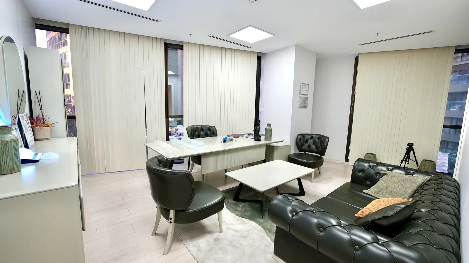 Clinic-provided photograph of Assoc. Prof. Dr Ömer Faruk Koçak