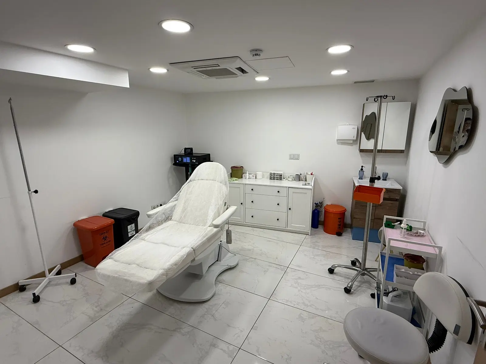 Clinic-provided photograph of Dr Fatma Gülçin Öztürk Arıkan