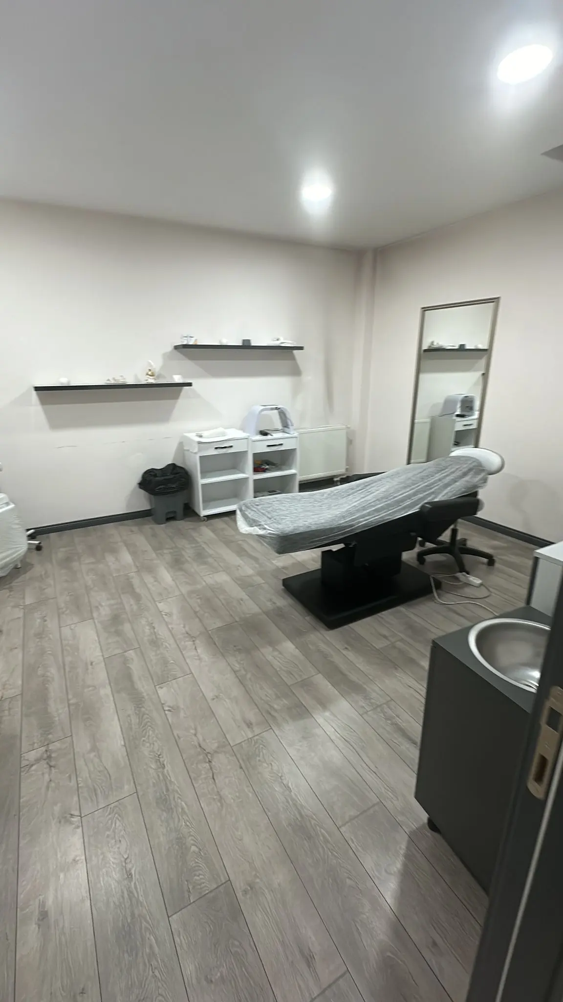 Clinic-provided photograph of Dr Abdulhakim Tufan