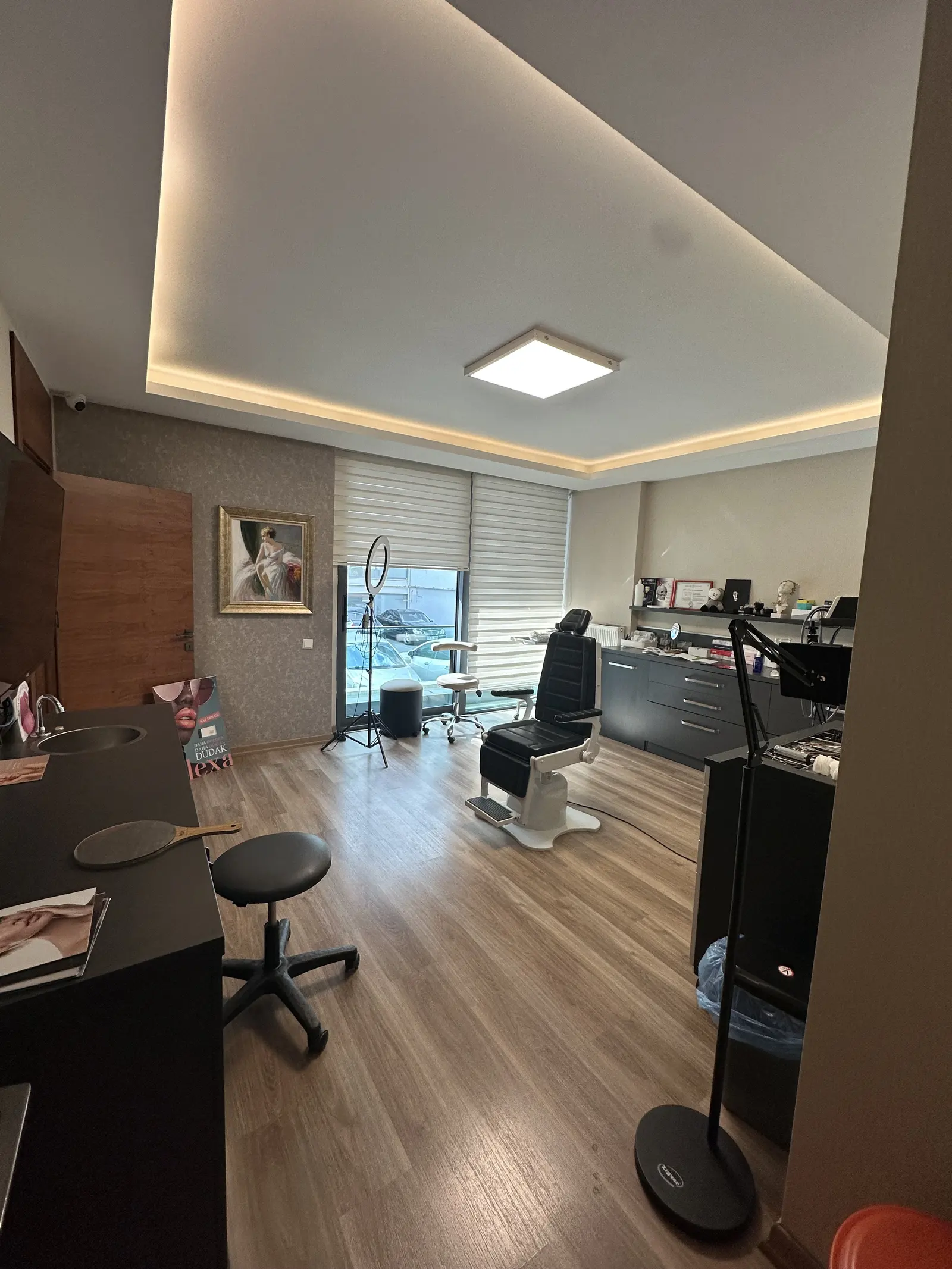 Clinic-provided photograph of Prof. Dr Gökçe