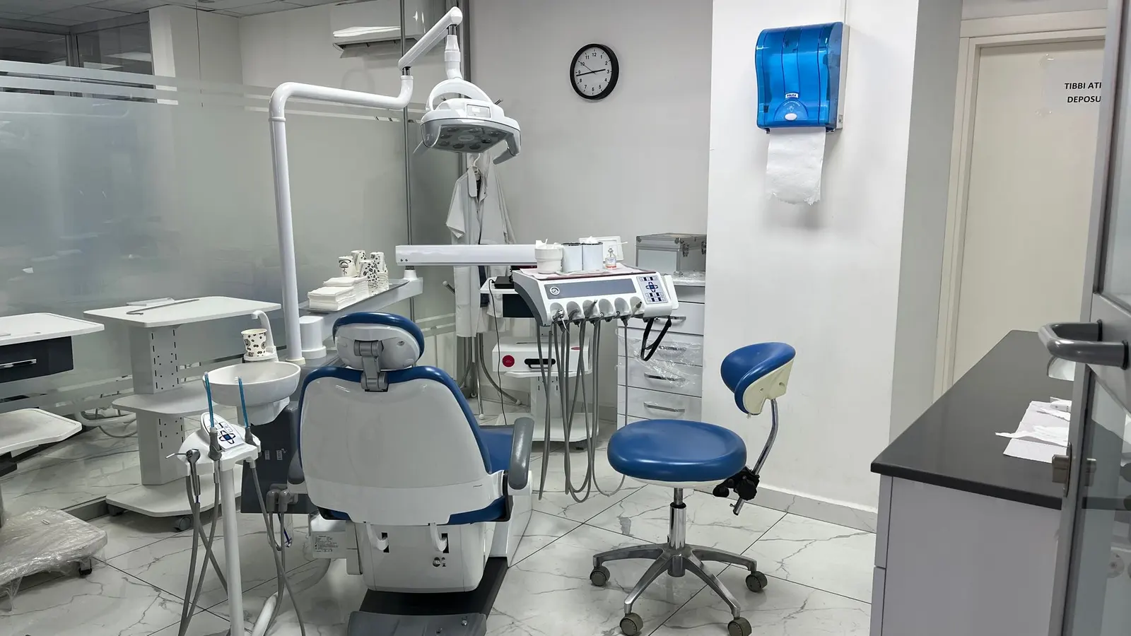 Clinic-provided photograph of İzmirdiş Yeşilyurt Dental Clinic