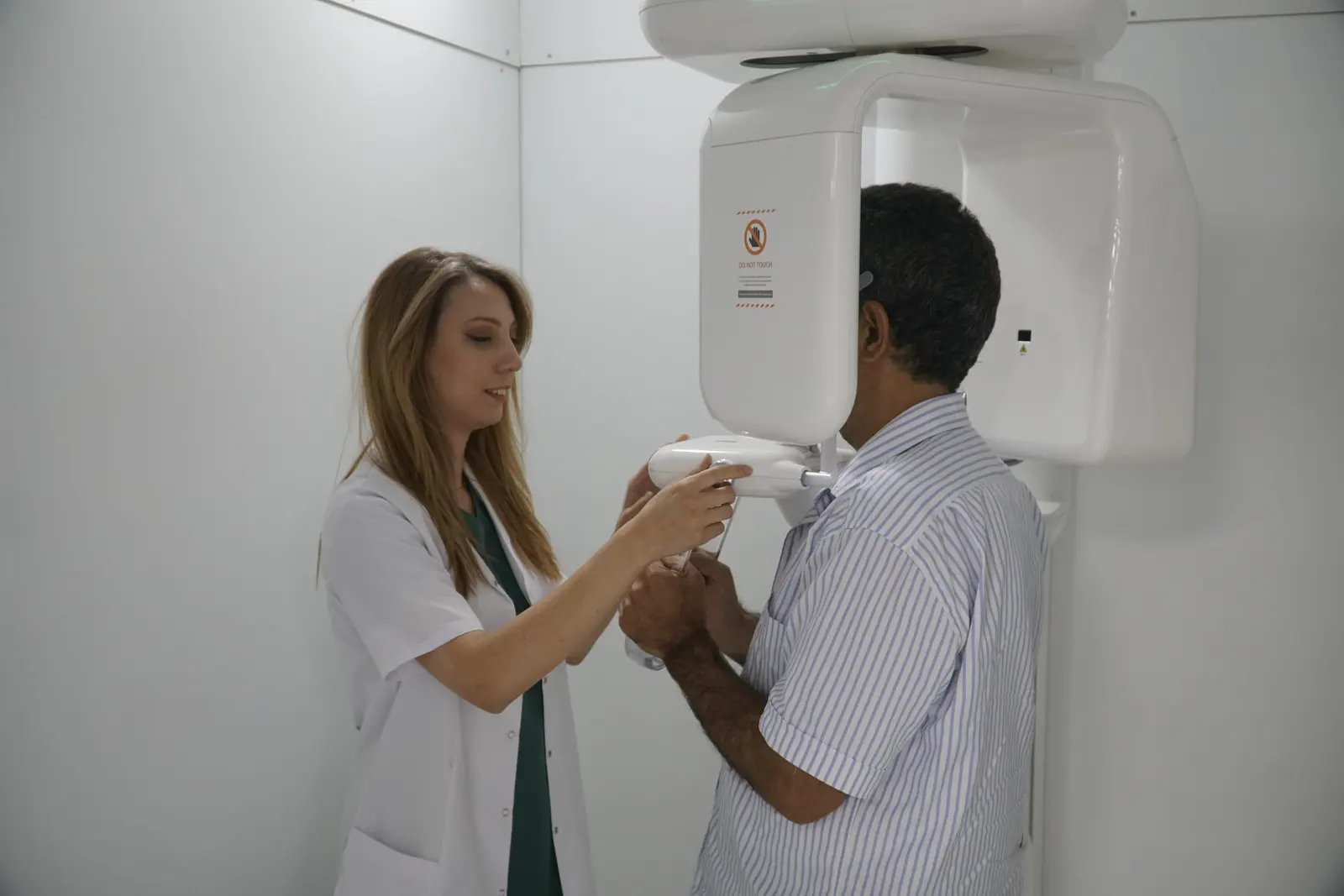 Clinic-provided photograph of İzmirdiş Yeşilyurt Dental Clinic
