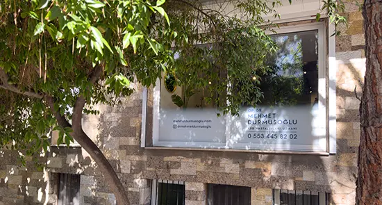 Clinic-provided photograph of Dr Mehmet Durmuşoğlu