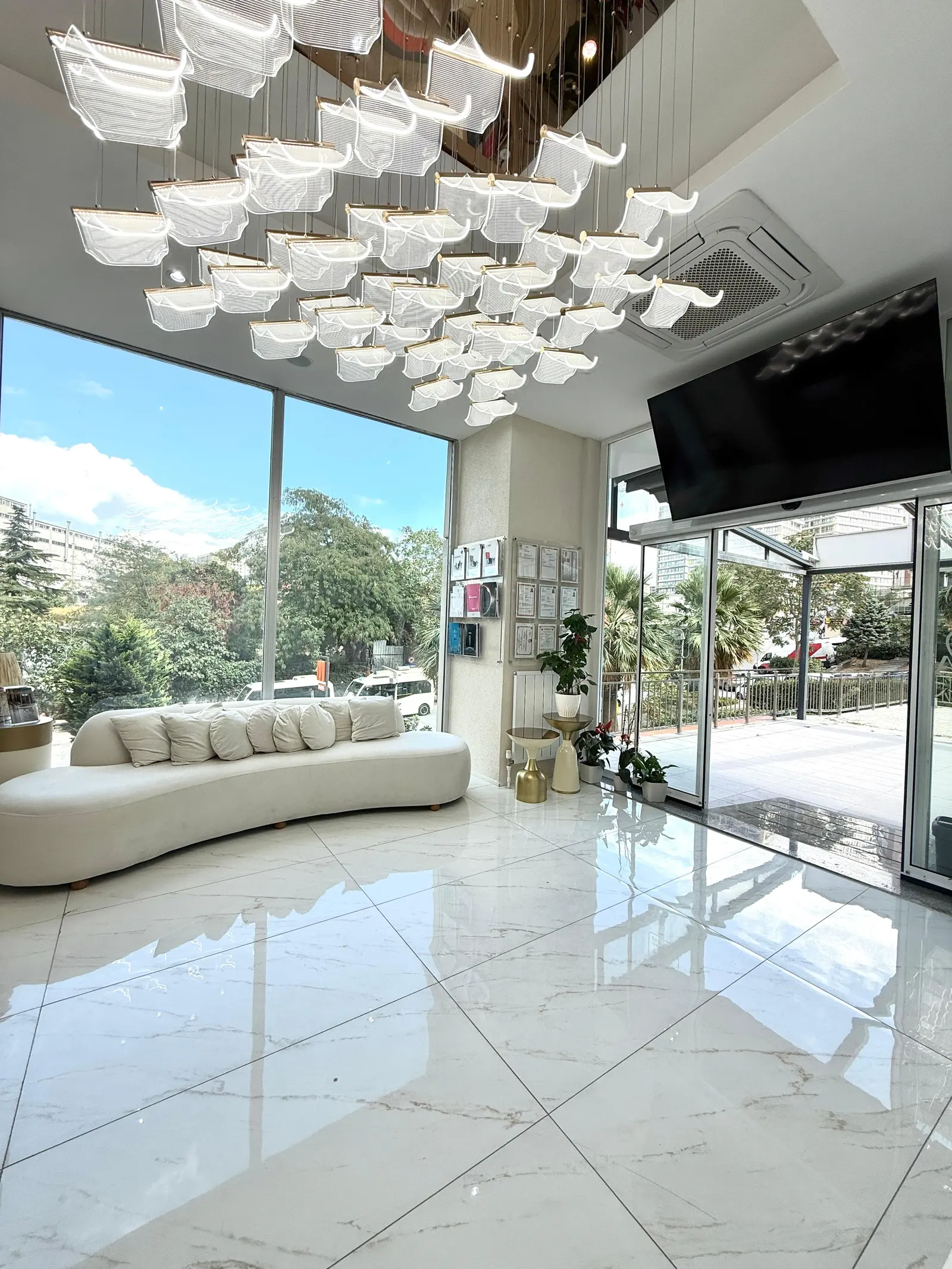 Clinic-provided photograph of AURA Dental Clinic