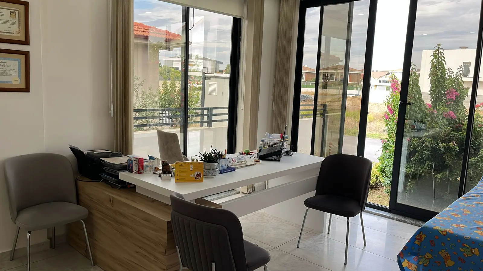 Clinic-provided photograph of Dr Duygu Şen