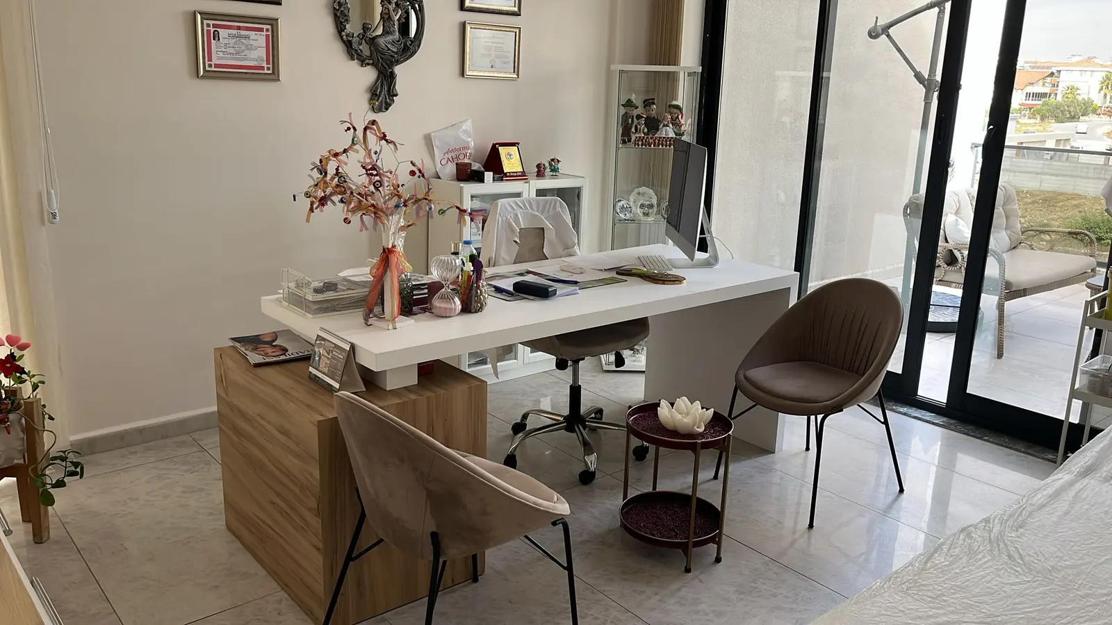 Clinic-provided photograph of Dr Duygu Şen