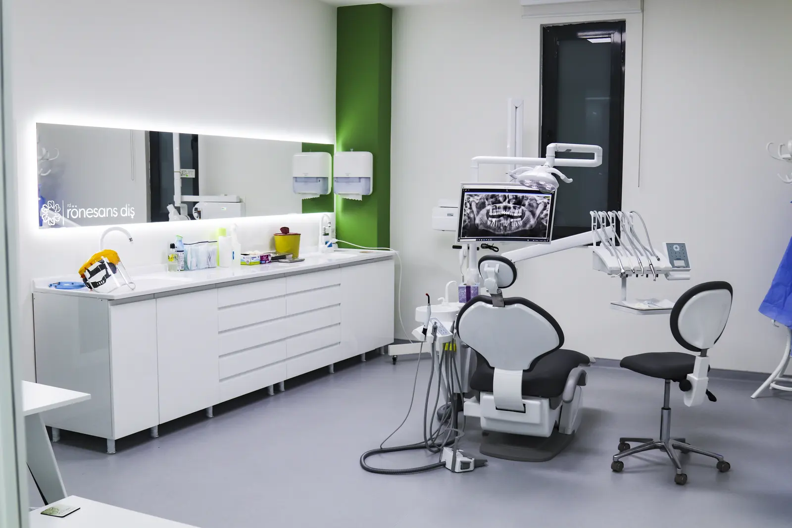 Clinic-provided photograph of RD Rönesans Dental Clinic