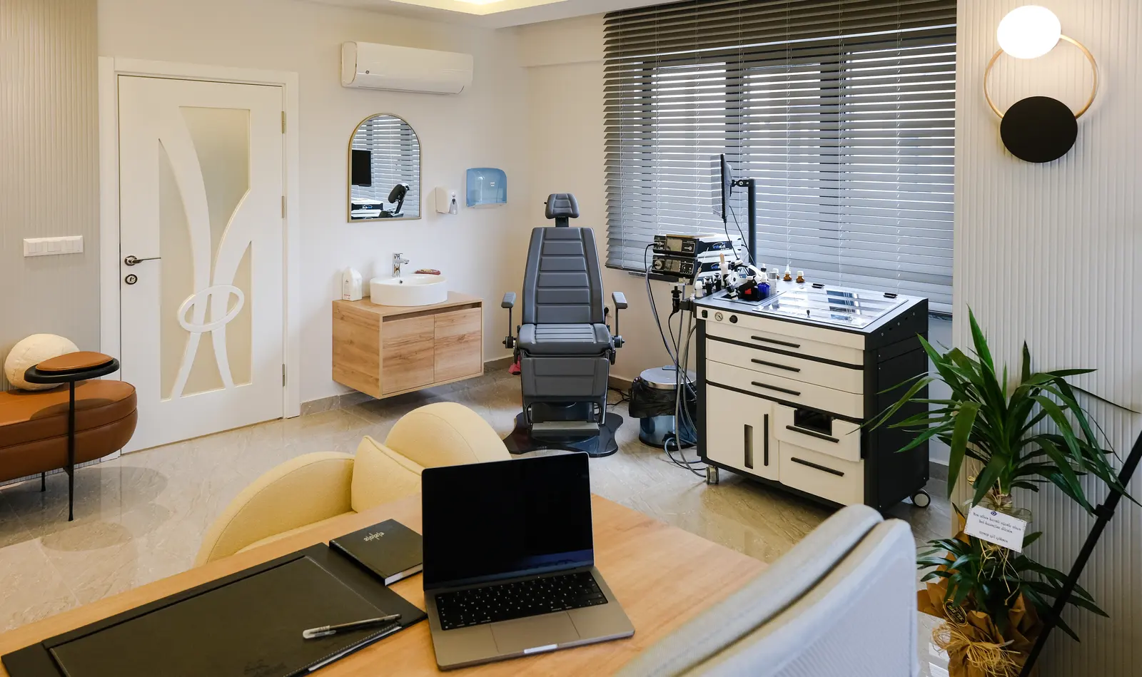 Von der Klinik bereitgestelltes Foto von Assoc. Prof. Dr. Mehmet Emrah Ceylan