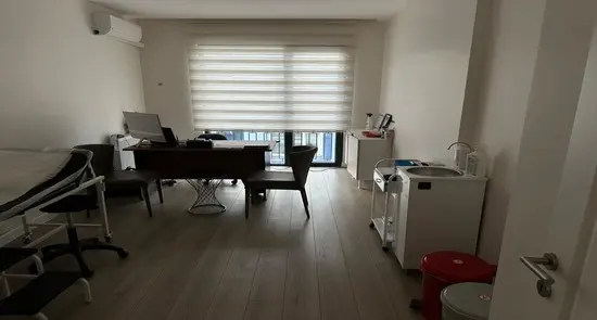 Von der Klinik bereitgestelltes Foto von Dr. Barış Çelik