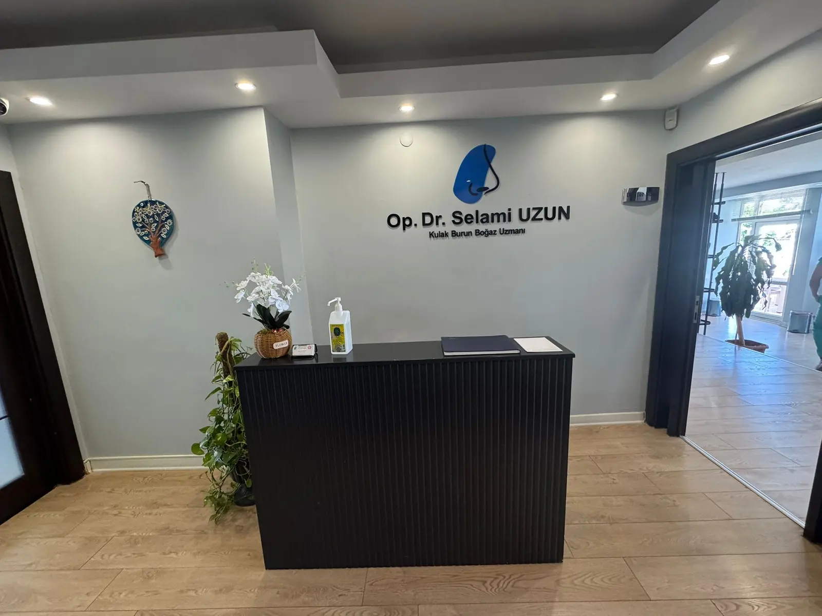 Clinic-provided photograph of Dr Selami Uzun