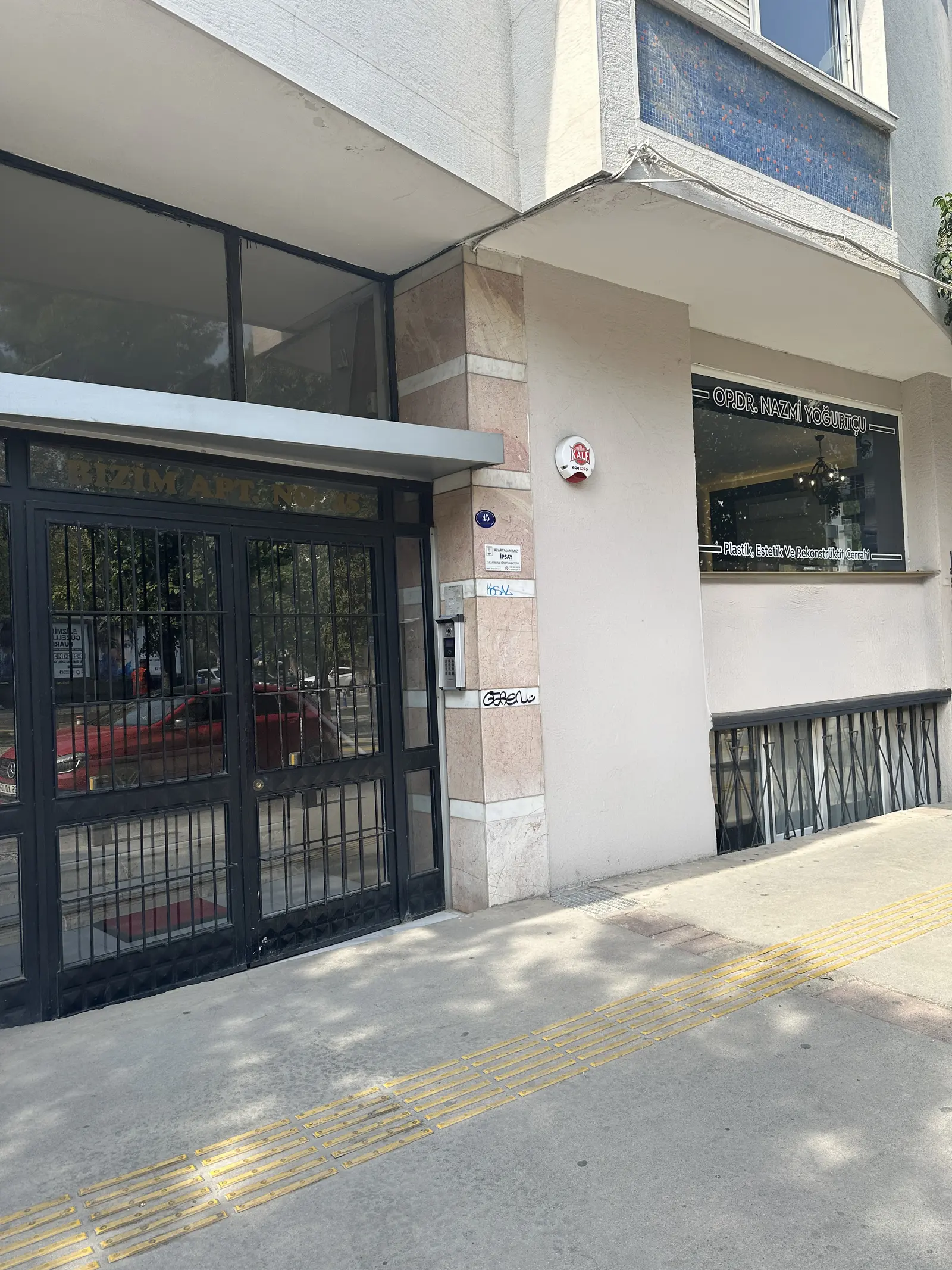 Von der Klinik bereitgestelltes Foto von Dr. Nazmi Yoğurtçu Leri