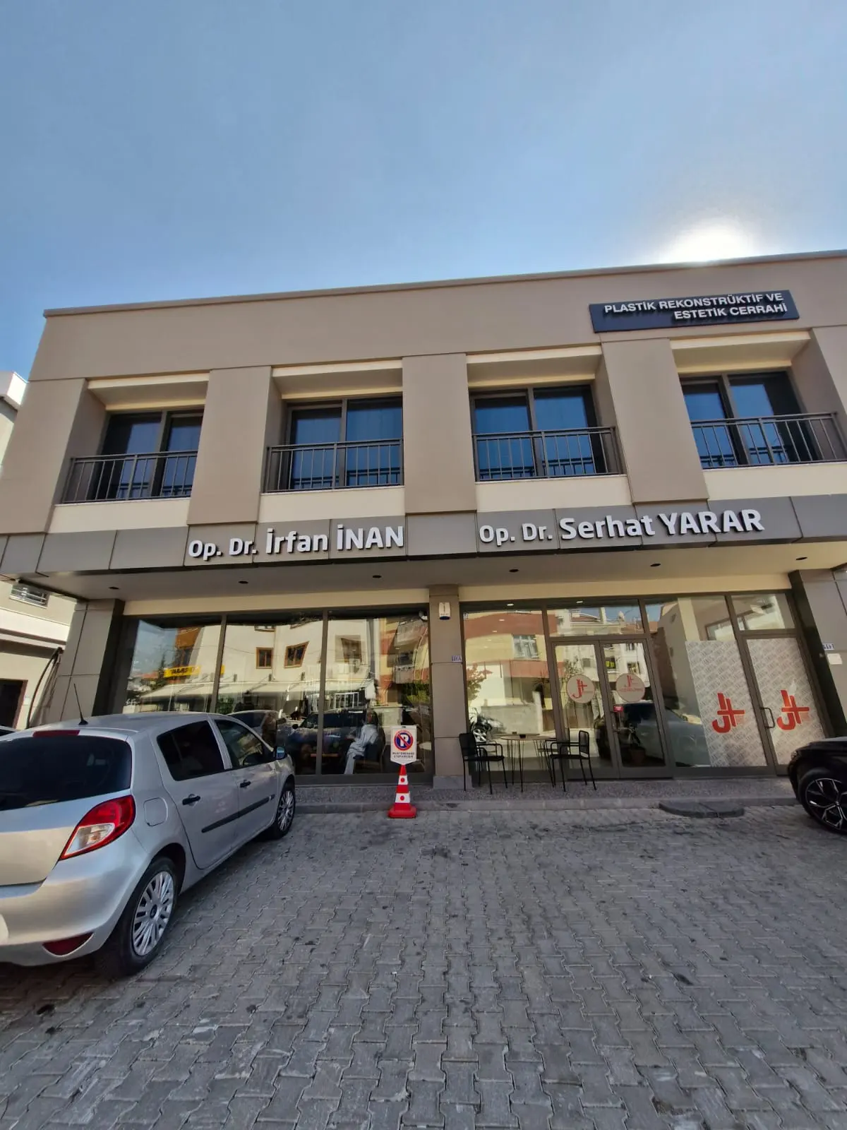 Von der Klinik bereitgestelltes Foto von Dr. İrfan İnan