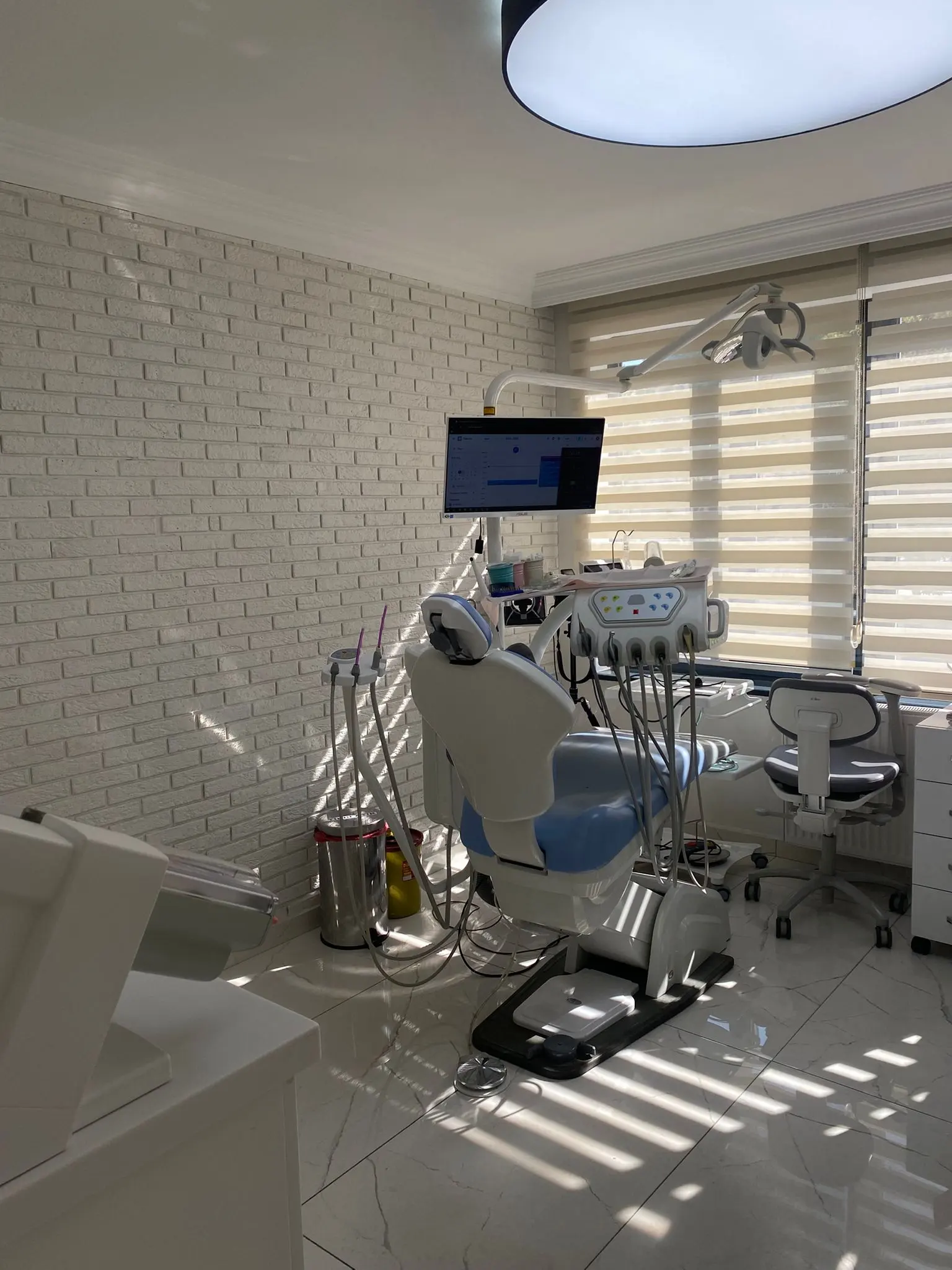 Clinic-provided photograph of Safir Dental Clinic