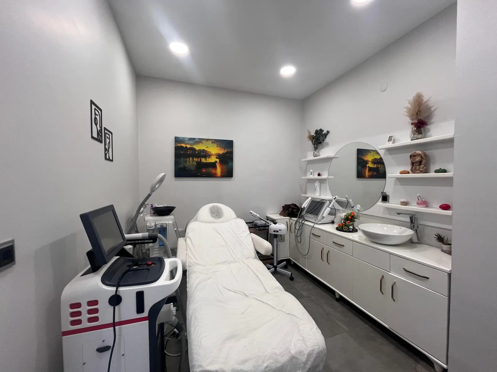 Clinic-provided photograph of Assoc. Prof. Dr Pınar Taşdemir