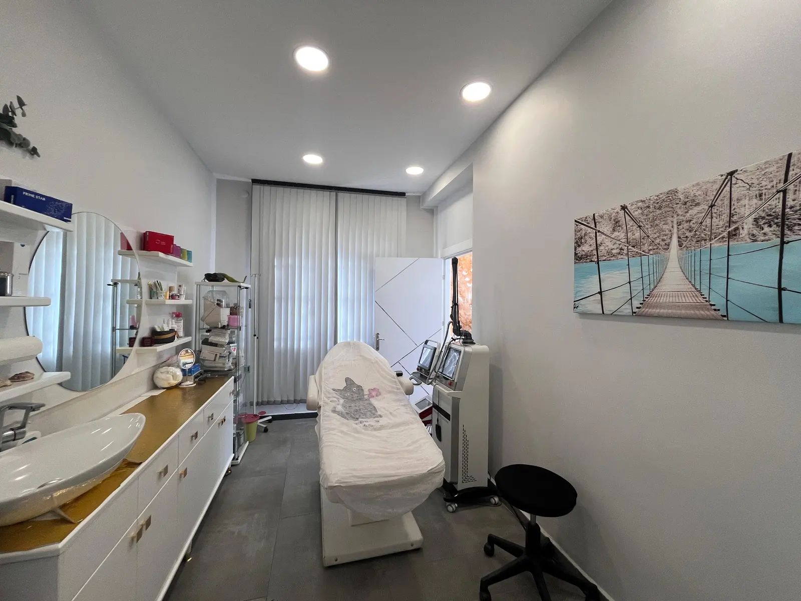 Clinic-provided photograph of Assoc. Prof. Dr Pınar Taşdemir