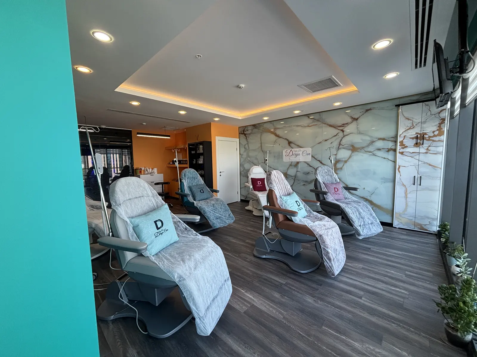 Von der Klinik bereitgestelltes Foto von Dr. Derya Can